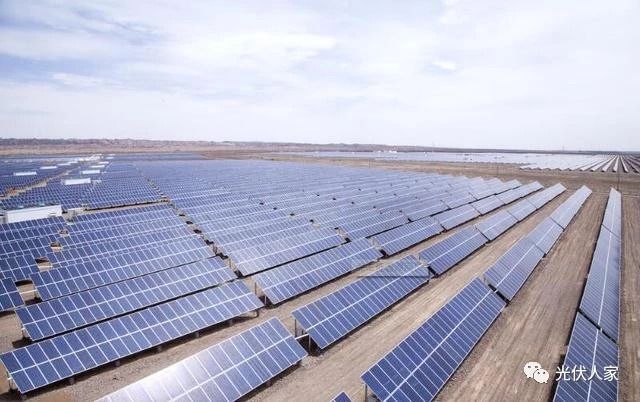 多层结构在光伏材料中的设计考虑因素有哪些