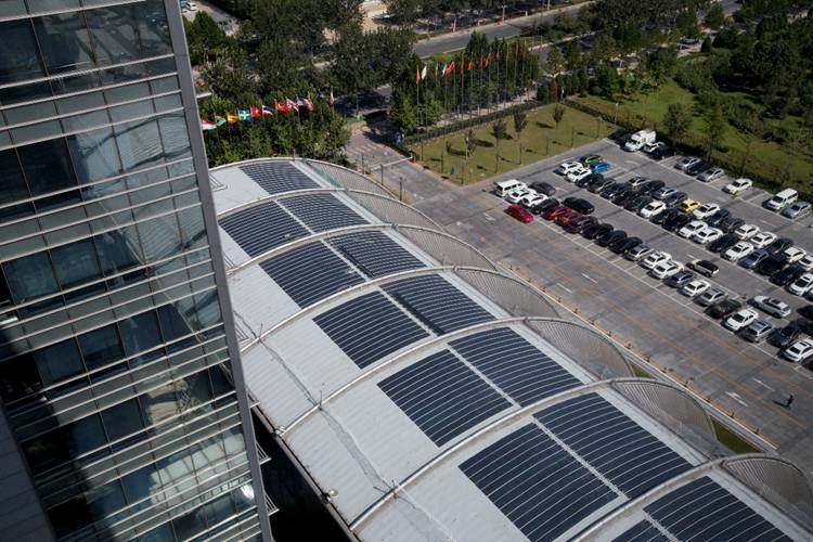 超薄膜技术对光伏材料的热管理有何优势 超薄膜技术对光伏材料的热管理有何优势