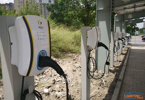 光伏材料在电动汽车充电过程中的作用是什么