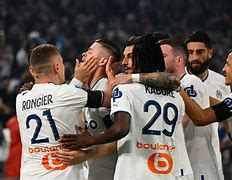 马赛队防线形同虚设，一败涂地