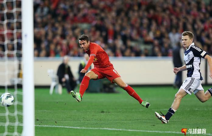 利物浦失利不敌巴塞，陷入晋级危机