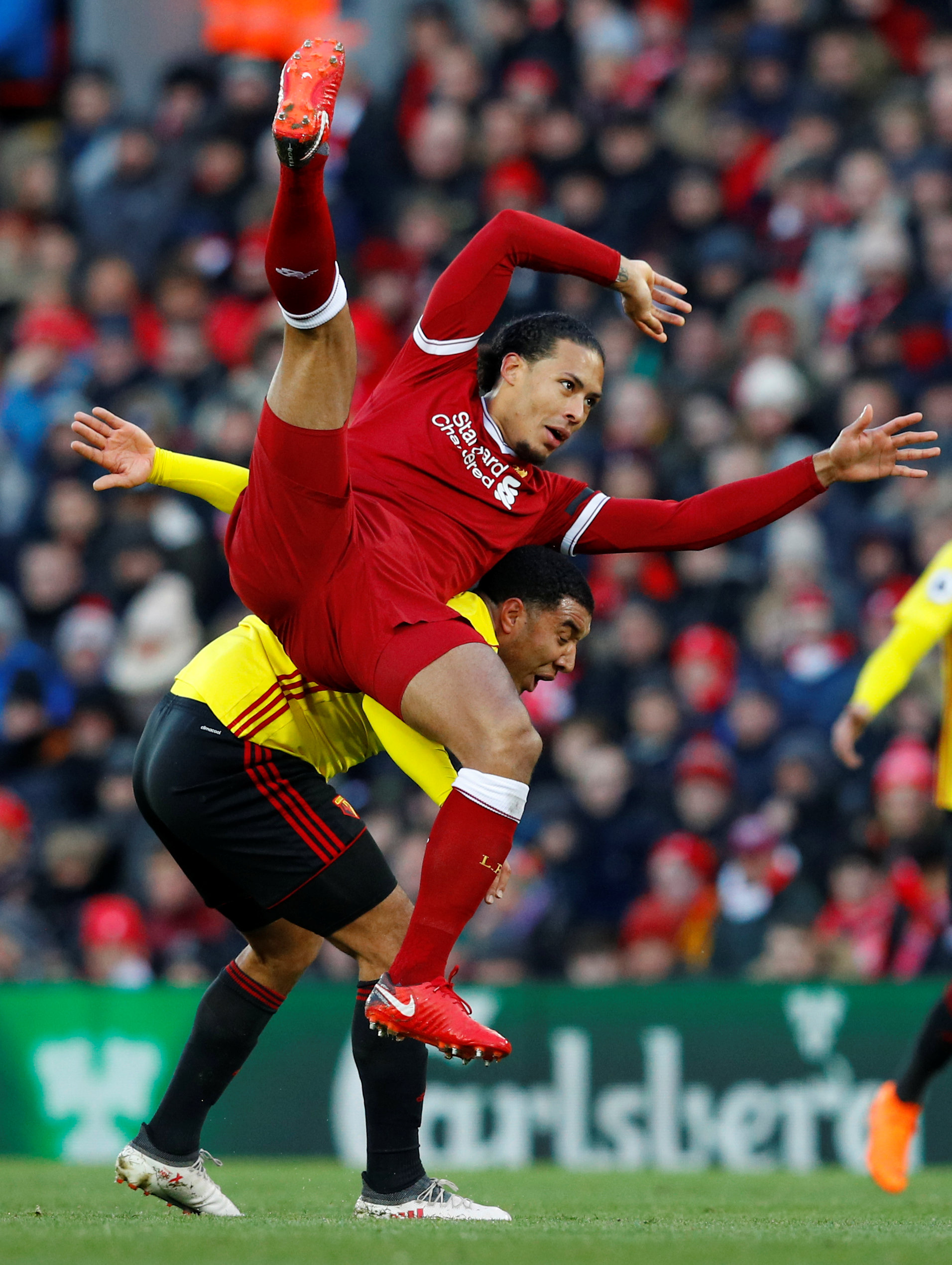 利物浦客场击败沃特福德，全面确立榜首地位