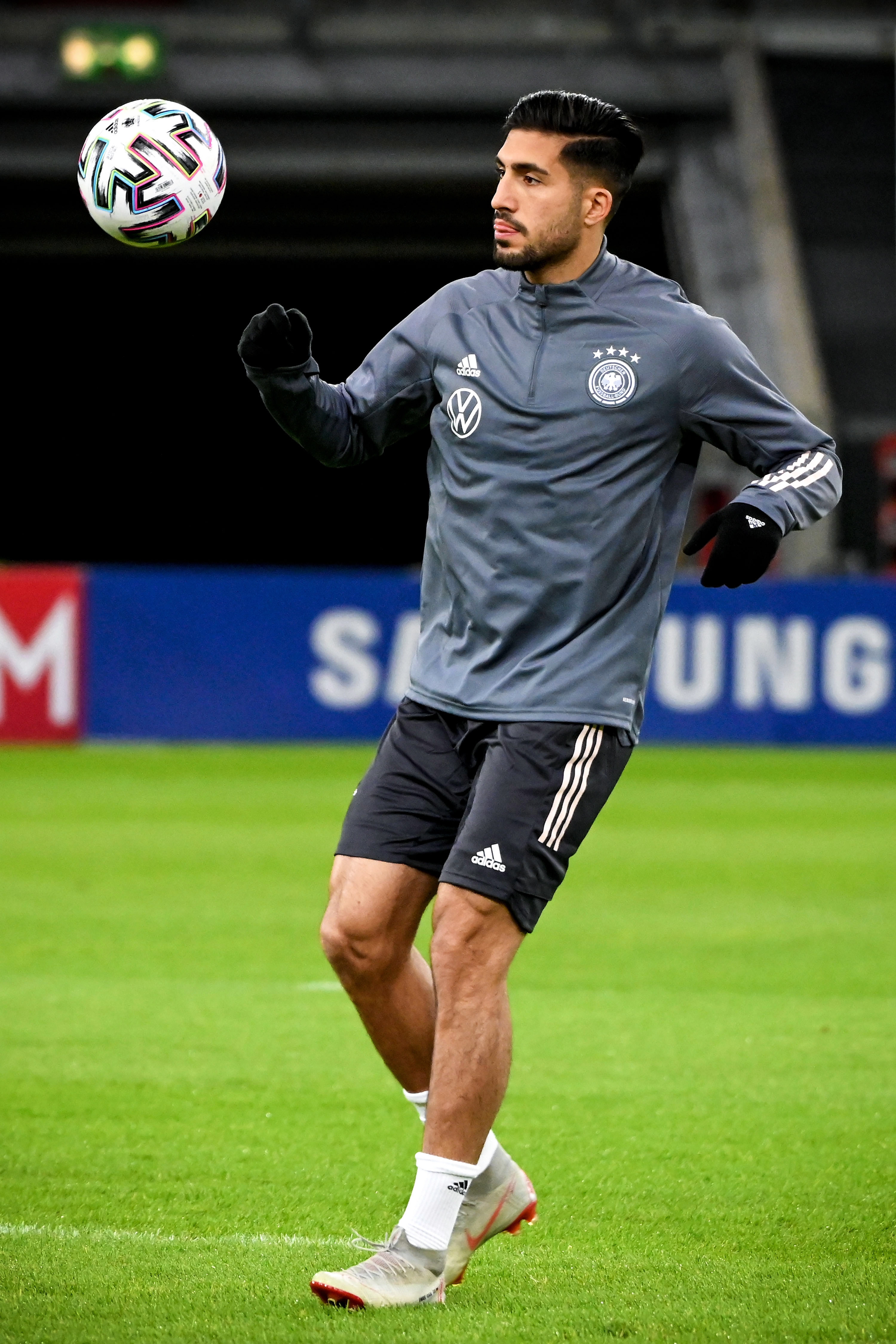 欧盟杯预选赛：球队备战迎接挑战