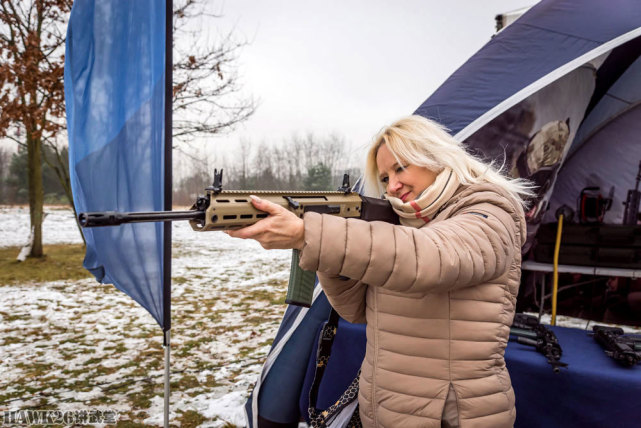 波兰射击队选手以稳定表现力夺金 波兰射击队选手以稳定表现力夺金