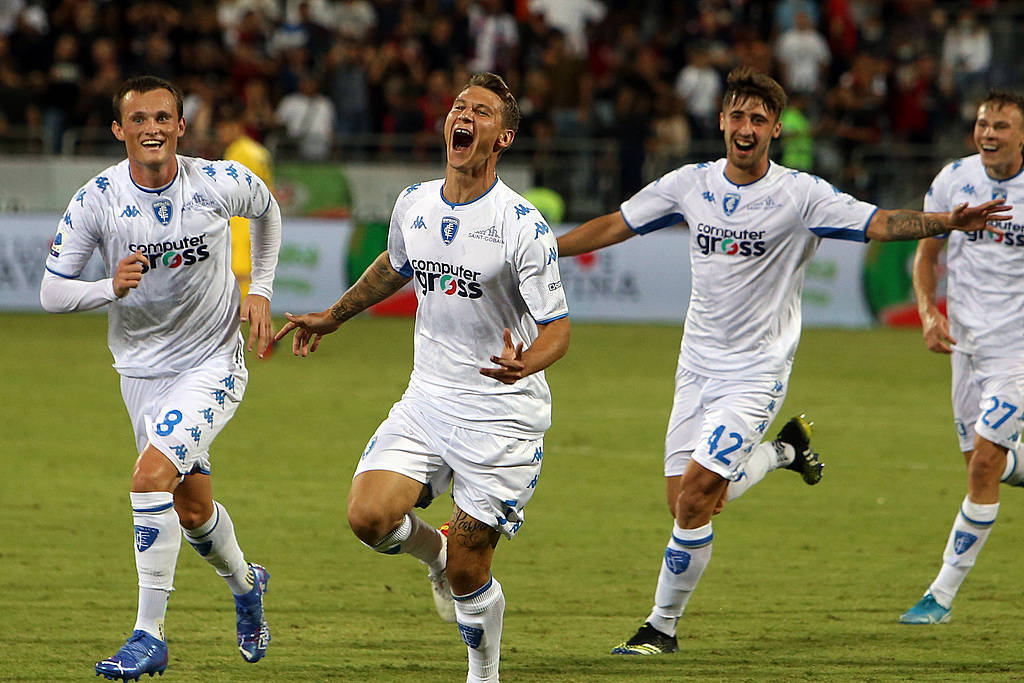 卡迪斯客场击败对手，逐步跻身前列