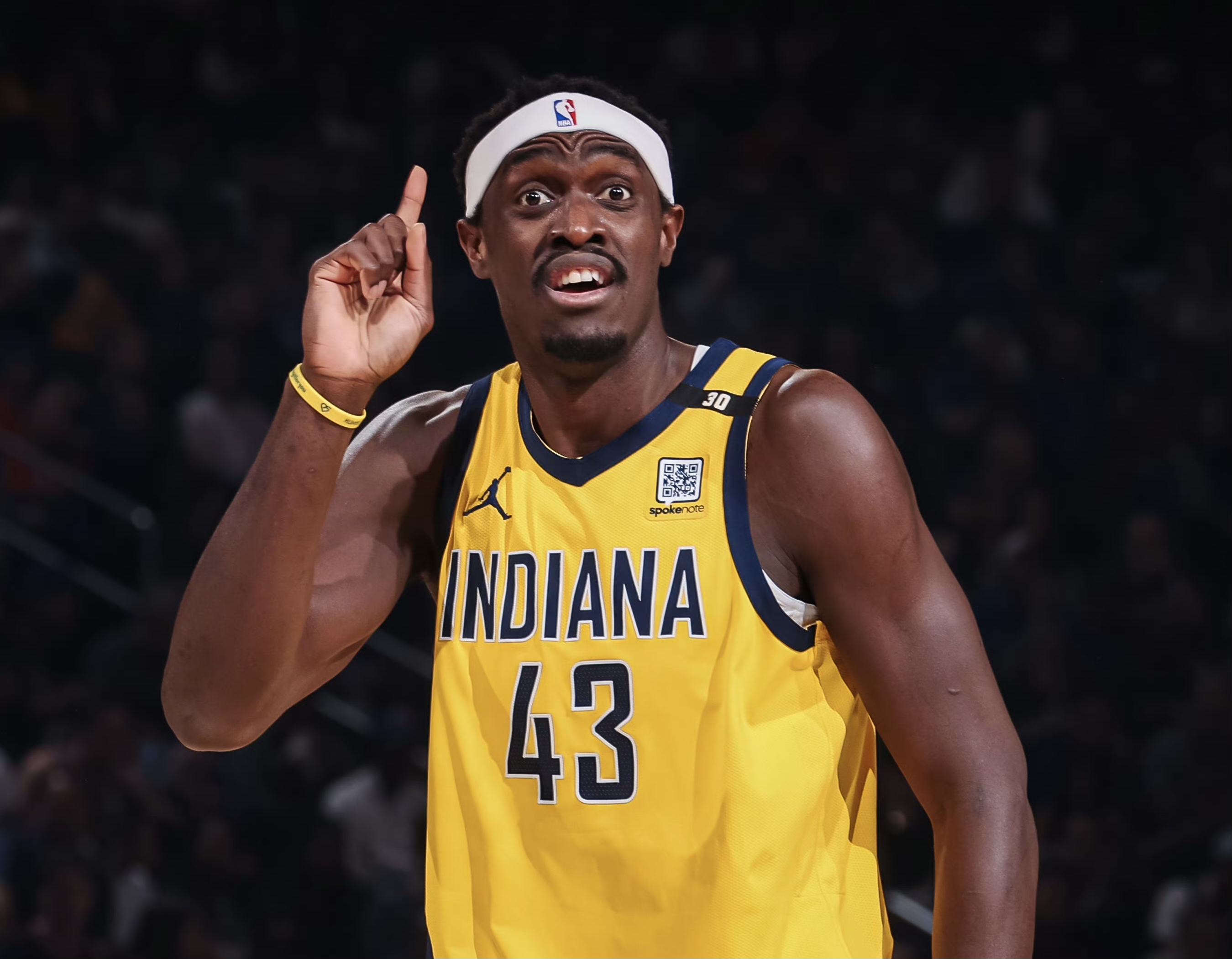 卡利亚里后卫遭红牌罚下，球队遭遇困境